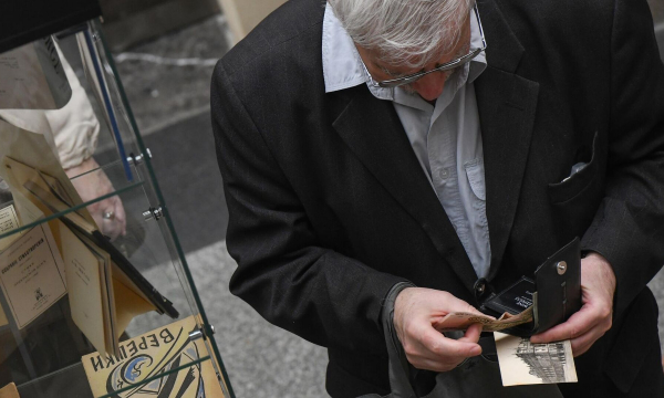 Пенсионерам Кыргызстана повысят пенсии минимум на 500 сомов с 1 октября